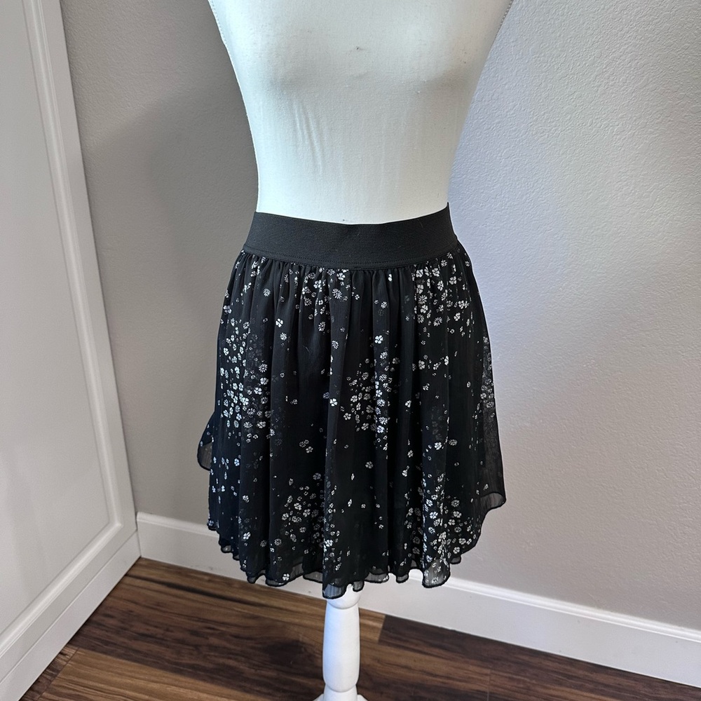 Chic Black Floral Skater Skirt